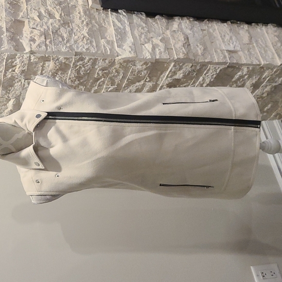 Rachel Roy Sleeveless cream Moto Vest - Picture 3 of 7